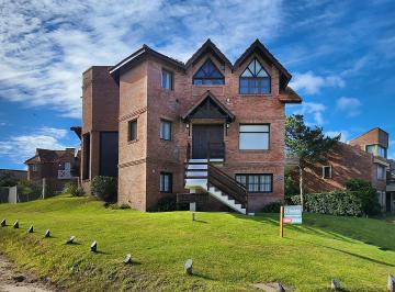 Casa de 5 ambientes, Pinamar · Casa en Venta - Zona Norte Playa / Ref: 8161