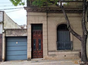 Casa · 117m² · 3 Ambientes · 1 Cochera · Casa Dos Dorm. en Venta