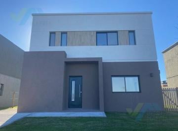 Casa · 124m² · 4 Ambientes · Casa en Venta El Aljibe con Renta