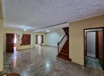 Casa de 4 ambientes, Rosario · Casa en Venta de 3 Dorm. C/ Cochera en Barrio Parque