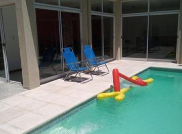 Casa de 5 ambientes, Quilmes · Casa de 4 Ambientes en Venta en Quilmes