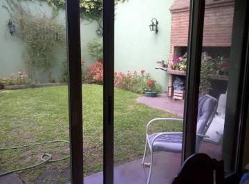 Casa · 275m² · 3 Dormitorios · Excelente Casa, Calle 53 E/20 y 21. 3 Dorm., Garage Doble, Parque, Categoría