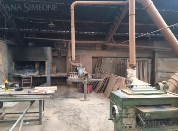Bodega-Galpón · 1200m² · Excelente Deposito de 1200 m². Totales. Sobre Lote con Doble Frente
