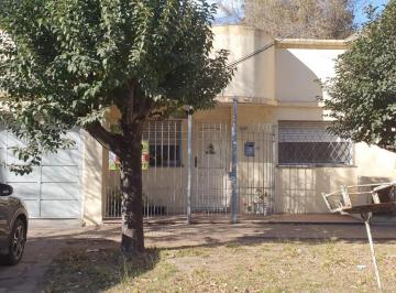 Casa de 5 ambientes, Quilmes · Casa 3 Amb Al Frente + Dpto 3 Amb + Taller