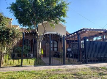 KNK-KNK-3440_2 · Excelente Lote Propio con Cochera y Patio. Escucha Oferta.