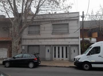 PH de 3 ambientes, Monte Castro · Monte Castro. Alquilamos 3 Amb. Cocina/comedor Diario. Patio. Lavadero. Terraza