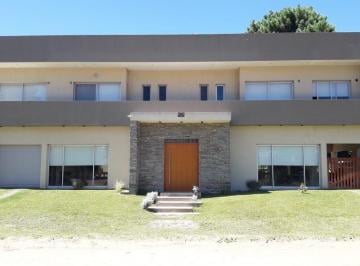 Casa de 8 ambientes, Pinamar · Espectacular Casa en Pinamar Ideal Dos Familias Excelente Ubicación