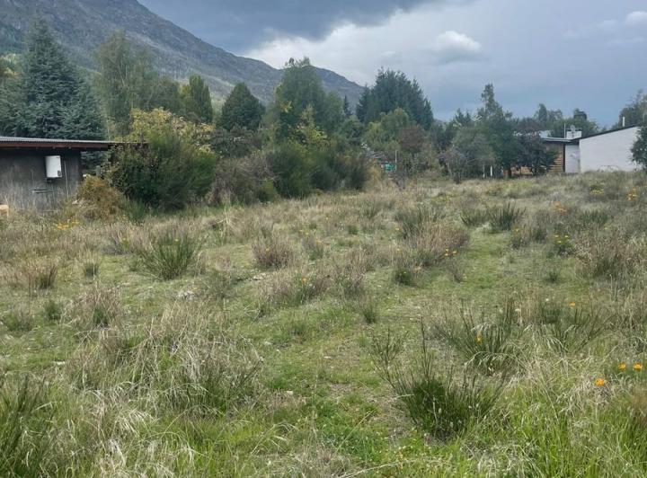 Terreno · 859m²