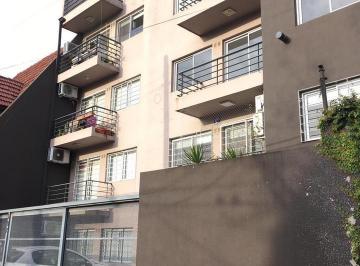Departamento · 38m² · 2 Ambientes · 1 Cochera · San Martín 687, Lomas de Zamora - Depto 2 Amb con Cochera y 2 Baños