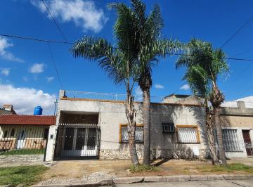 Casa · 85m² · 3 Ambientes · 3 Cocheras · Casa - San Justo