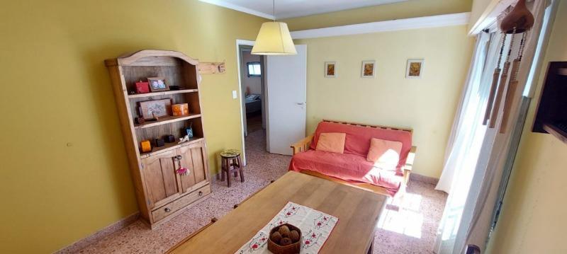 Departamento de 3 amb. En excelente ubicación, a pasitos del mar