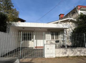 Casa · 99m² · 4 Ambientes · 1 Cochera · Casa en Castelar Norte 4 Ambientes