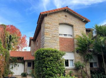 Casa · 325m² · 5 Ambientes · 2 Cocheras · Casa Venta 4 Ambientes - Haedo Sur