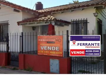 Casa de 3 ambientes, Almirante Brown · Venta de Casa en Burzaco: Chalet con Muy Buena Ubicacion