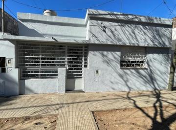 Casa de 2 ambientes, Rosario · Venta - Casa - 1 Dormitorio - Moreno 3400