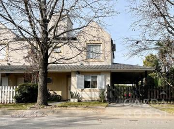 Casa · 135m² · 4 Ambientes · Hermosa Propiedad a La Venta en Barrio Mirasoles, Monte Grande