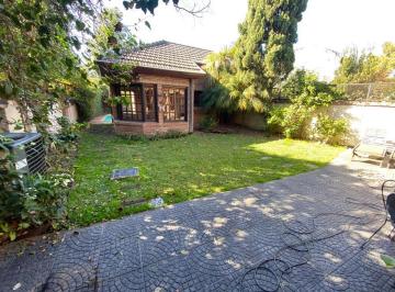 Casa · 260m² · 4 Ambientes · 2 Cocheras · Casa en Venta - Castelar Norte