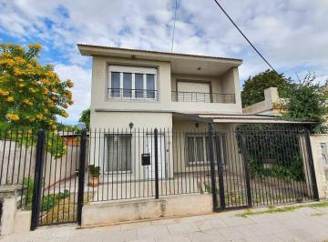 Casa · 178m² · 5 Ambientes · 1 Cochera · Humberto Primo 1160, Burzaco - Casa Refaccionada / Apta Dos Familias o Inversión