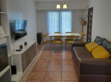 Casa Alquiler de 5 ambientes · Oportunidad! Alquiler de Chalet en Barrio San Carlos Familiar o Profesional