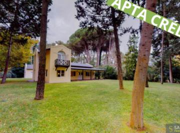 Casa de 4 ambientes, Cariló · Carilo, Ubicación Privilegiada a 400 m del Mar.