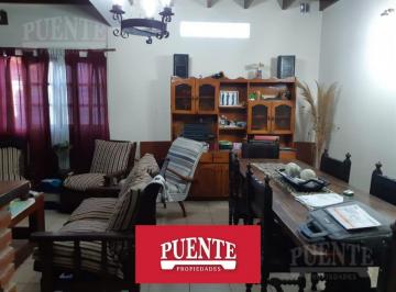 Casa · 150m² · 8 Ambientes · 2 Casas - Lomas de Zamora - Ideal Renta - Venta con Renta