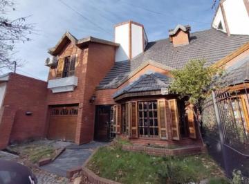 Casa · 175m² · 5 Ambientes · 1 Cochera · Casa - Banfield Este
