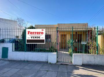 Casa de 6 ambientes, Morón · Casa con Depto en Venta en Castelar Sur