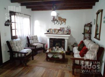Casa · 108m² · 5 Ambientes · 1 Cochera · Casa en Venta 5 Ambientes - Los Caracoles