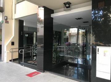 Departamento de 2 ambientes, Parque Chacabuco · Parque Chacabuco 2 Ambientes con Cochera