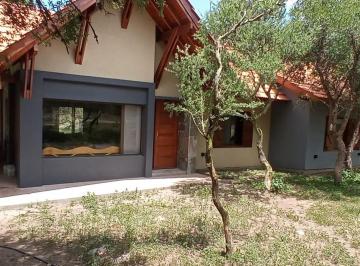 Casa · 150m² · 4 Ambientes · 2 Cocheras · Cerro de Oro, Merlo San Luis Casa Para 8 a 10 Personas