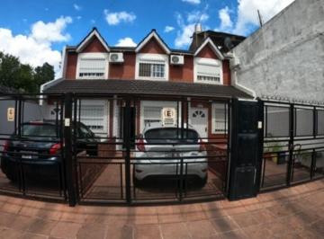 KNK-KNK-3482_2 · Excelente Duplex 3 Ambientes con Cochera y Patio. Escucha Of