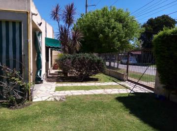 Casa de 3 ambientes, Ituzaingó · Casa Estilo Americana Sobre Lote de 10 X 38,56 y Lote Contiguo de 10 X 19.