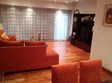 Departamento de 4 ambientes, Villa Crespo · Piso, 5 Ambientes con Dependencia Excelente Oportunidad!