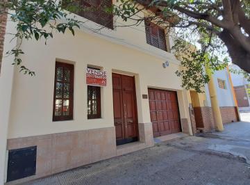 Casa · 120m² · 4 Ambientes · 1 Cochera · B Gral. Paz Casa de 3 Dorm 2 Baños C/cochera
