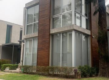 Casa de 4 ambientes, Ituzaingó · Excelente Casa en Barrio con Acceso Controlado