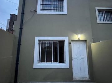 Departamento de 2 ambientes Alquiler $ 490.000 · Depto 2 Ambientes, 1er Piso por Escalera