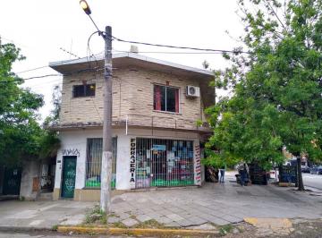 Local comercial · 244m² · 2 Ambientes · 1 Cochera · Departamento - Belen de Escobar