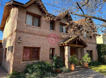Casa · 205m² · 7 Ambientes · 6 Cocheras · Casa en Venta y Alquiler en El Portillo