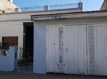 Casa · 125m² · 3 Ambientes · 1 Cochera · Casa - Banfield Este