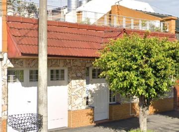 PH de 3 ambientes, La Matanza · Casa PH 3 Amb Al Frente con Garaje en San Justo (Bº San Nicolás)