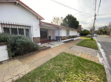 Casa · 300m² · 5 Ambientes · 2 Cocheras · Nuevo Valor! Casa en Venta - Castelar Norte