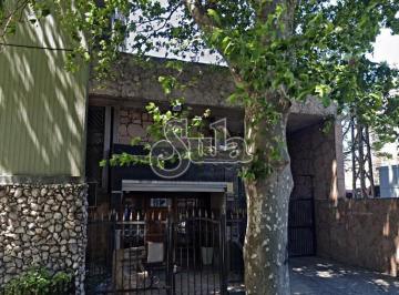 Departamento de 3 ambientes, Liniers · Departamento de 3 Ambientes Al Frente C/espacio Guarda Coche