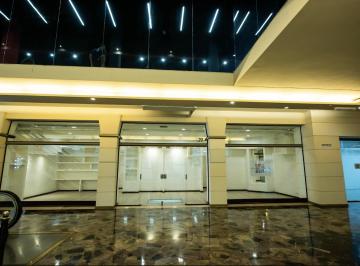 Local triple 29-31 · Galerías Piazza Espacios Disponibles