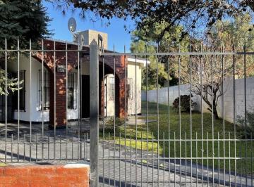 Casa · 80m² · 3 Ambientes · 1 Cochera · Hermosa Casa de 3 Ambientes - Barrio San Rafael