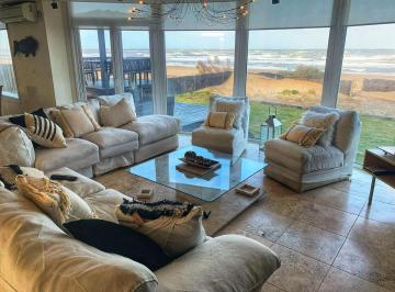 Casa · 440m² · 7 Ambientes · 4 Cocheras · Cariló - Excelente Casa Sobre Línea del Mar Alquiler y Venta