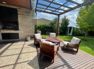 Casa · 180m² · 4 Ambientes · Casa Venta San Sebastian - Pilar