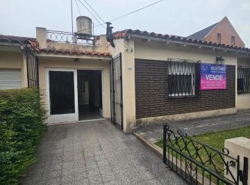 Casa de 5 ambientes, Lomas de Zamora · Casa 3 Dorm. Barrio Nuevo Banfield.