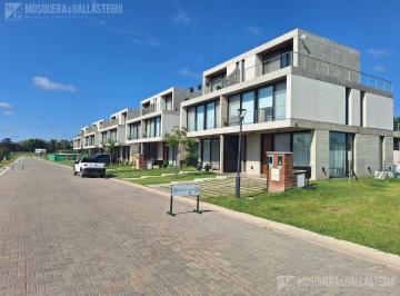 Casa · 150m² · 4 Ambientes · 1 Cochera · Lote en Venta - Countries/b. Cerrado (Pilar).