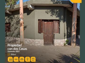 Casa de 4 ambientes, Resistencia · Venta de Propiedad en Esquina con Dos Casas, Macrocentro