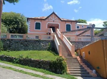 Casa de 12 ambientes, Unquillo · Casa a La Venta en Unquillo